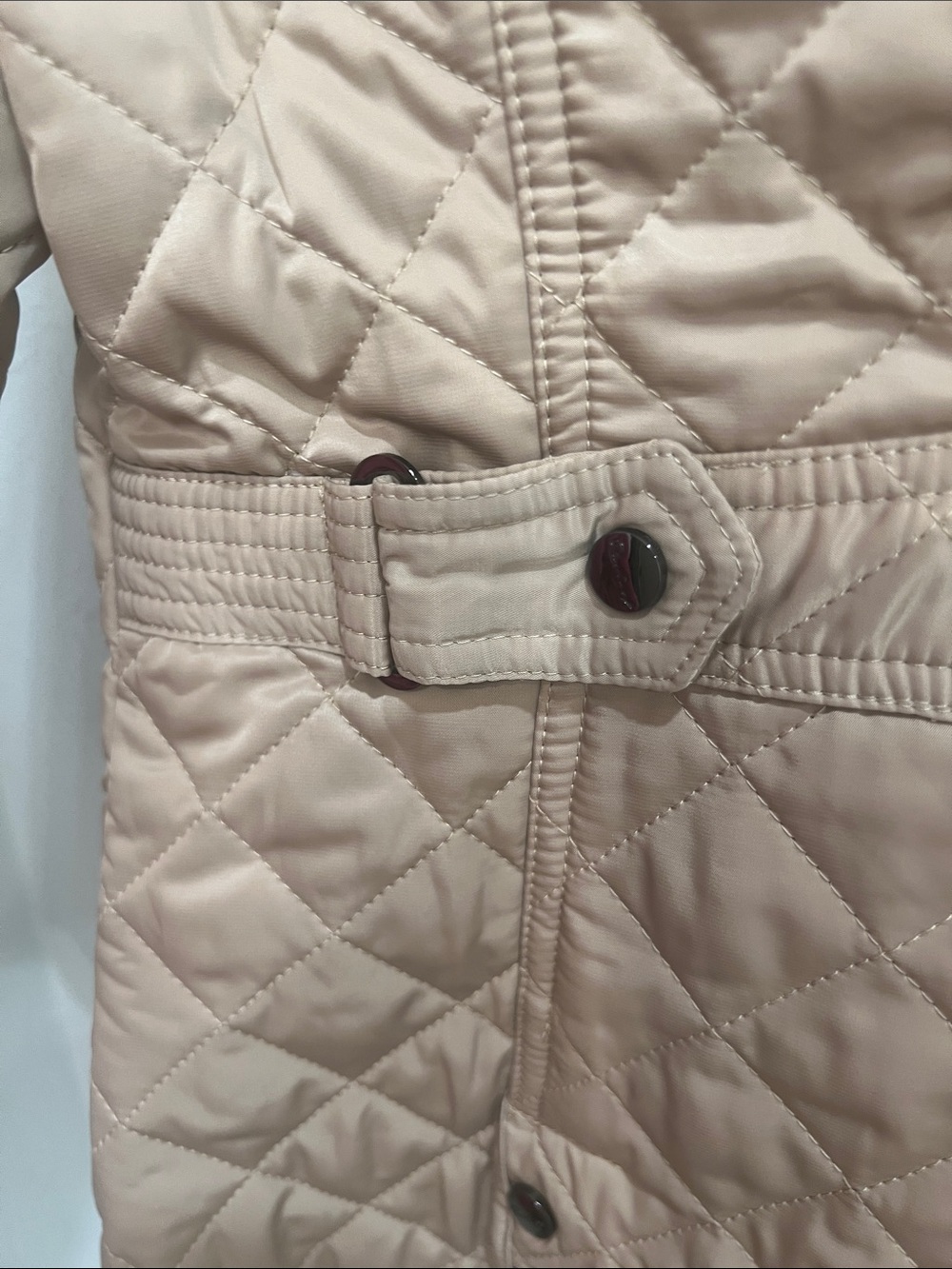 Burberry Quilted Beige Puffer Coat with Signature Check Lining - Picture 10 of 10